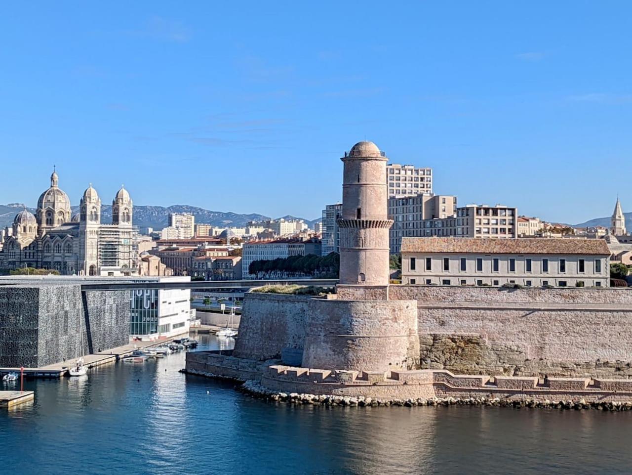 Du Cote Du Vieux Port & Mucem - Marseilles